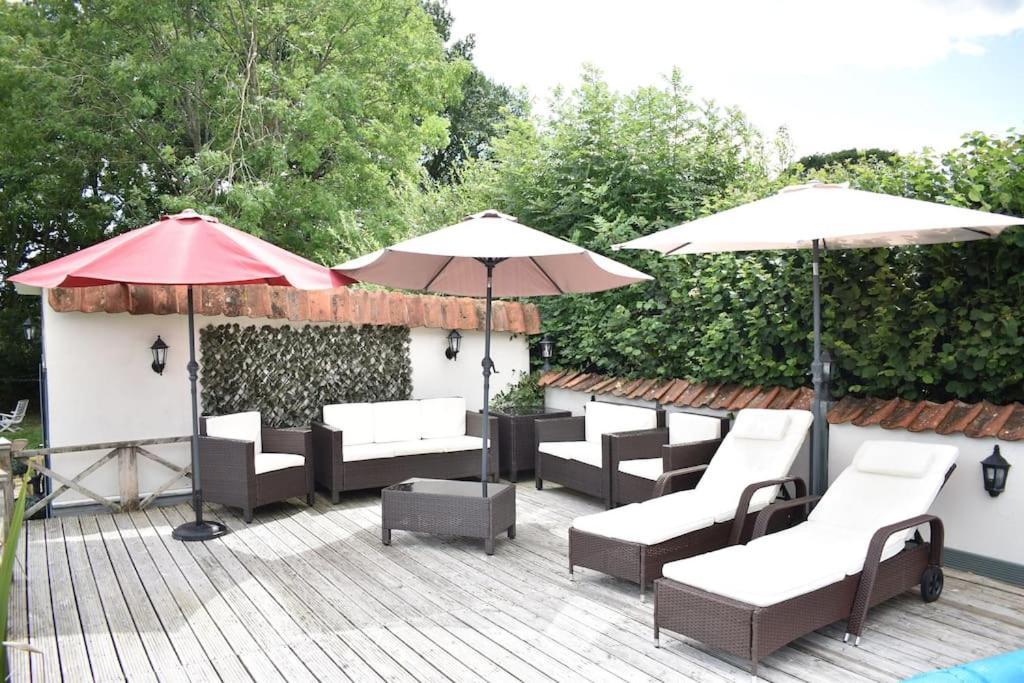 Country House - Pool Jacuzzi - Perfect For Celebrations, Work People Чард Екстер'єр фото